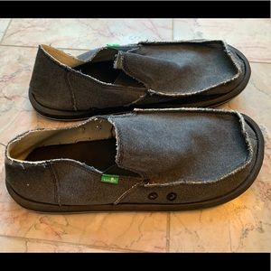 Charcoal Men’s Sanuk Vagabond shoe